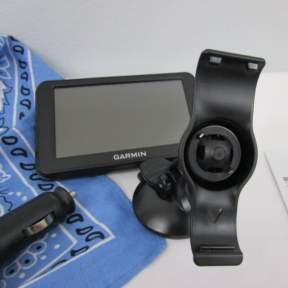 Garmin Nuvi 40LM Navigator + Charger + Mount - Picture 3 of 14